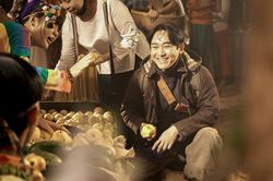 Hứa Vĩ Văn bất ngờ xuất hiện trong MV 'Trở về không' của Phúc Anh