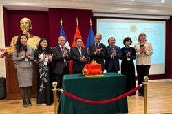 Chuyển giao Ấn vàng 'Hoàng đế chi bảo' từ Pháp về Việt Nam