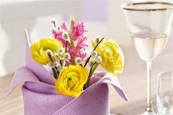 Cách tạo ấn tượng cho bàn tiệc bằng 2 kiểu gấp khăn ăn đẹp và đơn giản