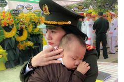 Hội Phụ nữ nhận đỡ đầu 2 con của cán bộ công an hy sinh khi làm nhiệm vụ