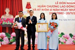 Trường Tiểu học Phù Đổng và Trường Mầm non 19-5 đón nhận Huân chương Lao động hạng Nhất