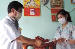 Chuyển sang nhóm B, người mắc COVID-19 điều trị tại nhà phòng lây bệnh cho người khác thế nào?