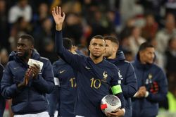 Mbappe vượt Messi và Ronaldo, chốt câu Haaland khó phản đối