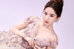 Được 'người đặc biệt' tỏ tình công khai, Lưu Diệc Phi hạnh phúc đáp: 'Yêu anh'