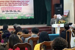 Trao tặng 'Tủ sách Đặng Thùy Trâm' cho trường học, bệnh viện trên toàn quốc