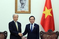 Phó Thủ tướng Trần Lưu Quang tiếp Thống đốc tỉnh Tochigi (Nhật Bản)