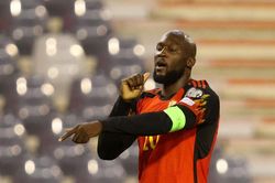 Lukaku 'lập poker' trong 20 phút, Bỉ thắng hoành tráng