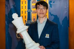 Lê Quang Liêm kiếm nửa tỷ tiền thưởng, xếp trên một loạt kỳ thủ trong Top 10 thế giới ở giải cờ vua danh giá