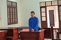Giả vờ mua xe rồi lấy đem đi bán