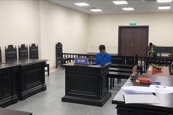 Lĩnh 12 năm tù vì vận chuyển trái phép sừng tê giác và ngà voi từ Angola về Việt Nam