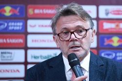 HLV Philippe Troussier rất tự hào về tinh thần của học trò