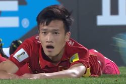 Hoàng Đức có pha bỏ lỡ không tưởng ở World Cup, khiến triệu fan Việt Nam vỡ mộng