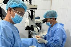 89 người nghèo được phẫu thuật mắt miễn phí