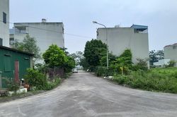 Nhà đầu tư 'cá mập' âm thầm chi tiền tỷ gom đất nền