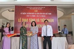 Bảo tàng Hồ Chí Minh Thừa Thiên Huế tiếp nhận hàng chục tư liệu, hiện vật quý về Bác Hồ