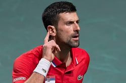 Novak Djokovic nổi giận với cổ động viên Anh tại Davis Cup