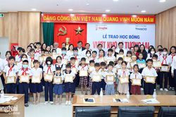 Báo Đồng Nai tổ chức trao học bổng 'Vượt khó vì tương lai' lần thứ 21