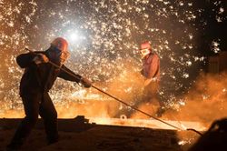 Giá thép hôm nay 24/11: Nguồn cung thép thế giới dự báo giảm trong năm sau