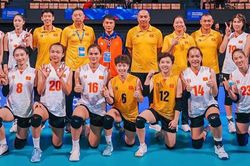 Tin nóng thể thao tối 25/11: Ngôi sao 25 tuổi đi vào lịch sử bóng chuyền nữ Việt Nam, Thanh Thúy tỏa sáng tại Nhật Bản
