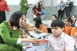 Hà Nội: Tuyên truyền PCCC cho hơn 200 học sinh, giáo viên