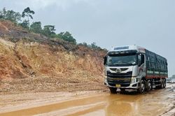 Đề nghị công bố tình huống khẩn cấp về thiên tai trên cao tốc La Sơn - Túy Loan