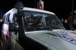 Hamas giải thoát nhóm con tin thứ ba, Israel tiếp tục thả tù nhân Palestine
