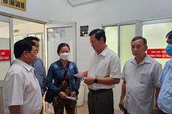 Hỗ trợ 100 triệu đồng giúp Đại úy bị đứt lìa 2 chân khi bắt cát tặc