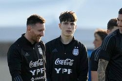 Messi bị tố bỏ theo dõi đồng đội trên mạng xã hội vì chuyện liên quan tới Ronaldo