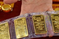 Giá vàng ngày 28/11: Tiếp tục neo cao