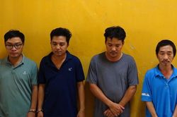 Tạm giữ 4 đối tượng làm giả giấy phép lái xe, bằng thạc sĩ