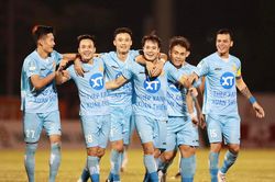V.League 'sáng đèn'