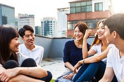 Đừng vì cố gắng tỏ ra tử tế mà lại làm tổn thương ai đó bằng những câu hỏi ngây ngô