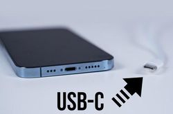 Có nên sử dụng cáp điện thoại Android cho iPhone 15?
