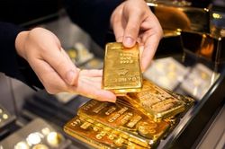 Giá vàng hôm nay 1/12/2023: Lạm phát Mỹ giảm, giá vàng giữ ở mức cao