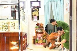 Nghi can cướp tiệm vàng ngã xe tử vong khi bỏ chạy