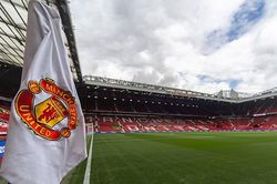 MU bị điều tra vì hành động 'không có tâm' với CĐV tại Old Trafford