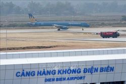 Điện Biên đón những hành khách đầu tiên trên chuyến bay Hà Nội - Điện Biên bằng Airbus A321