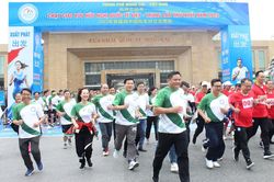 1.000 VĐV tham gia chạy xuyên biên giới Việt - Trung