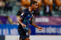 Vòng 4 Night Wolf V-League 2023/24: Mưa bàn thắng, thừa bất ngờ