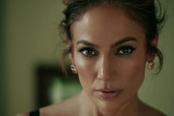 Jennifer Lopez trở lại đường đua âm nhạc
