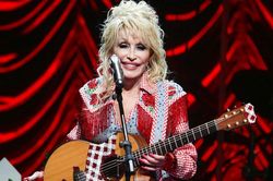 Album 'Rockstar' của Dolly Parton: Biệt đội siêu anh hùng làng rock