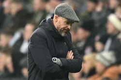 Ten Hag lâm nguy khi mất sự ủng hộ của một nửa phòng thay đồ MU
