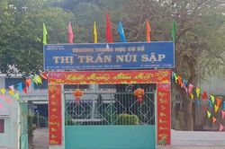 Ăn kẹo lạ mua từ bạn cùng trường, 15 học sinh bị ngộ độc