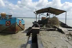 Bà Rịa-Vũng Tàu: Bắt quả tang 1 tàu hút cát trái phép trên biển