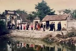 Ao đầu làng Kẻ Giàn