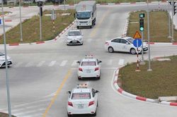 Giá dịch vụ đào tạo lái xe hạng B2 tại Hà Nội là 15,59 triệu đồng