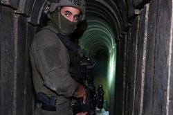 Israel muốn bơm nước làm ngập địa đạo Hamas