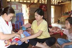 Sẽ có tiêu chuẩn, chức năng nhiệm vụ của nhân viên y tế thôn bản và cô đỡ thôn bản