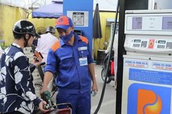 Xăng dầu đồng loạt giảm giá