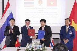 Văn phòng Quốc hội và Ban Thư ký Hạ viện Thái Lan ký Bản ghi nhớ hợp tác